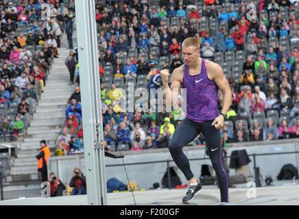 Piotr Lisek Polens in Aktion in der Männer-Stabhochsprung-Wettbewerb während der ISTAF Leichtathletik WM-Herausforderung in Berlin, Deutschland, 6. September 2015.  Piotr Lisek gewann den ersten Platz. Foto: Roland Popp/Dpa - NO-Draht-Dienst- Stockfoto