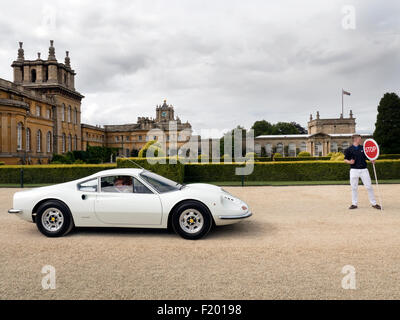 1972 Ferrai Dino 246 auf der Salon Prive Auto zeigen Blenheim Ort Oxfordshire UK Stockfoto