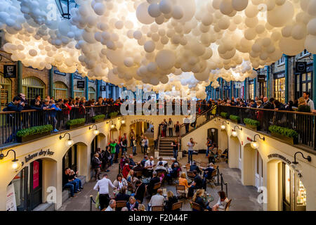 Geschäfte und Restaurants, Covent Garden, London, England Stockfoto