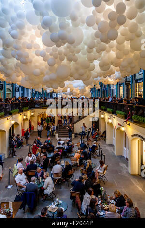 Geschäfte und Restaurants, Covent Garden, London, England Stockfoto