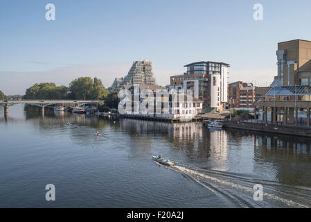 Blick auf die Themse von Kingston Bridge, London Stockfoto