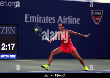 New York, USA. 08. Sep, 2015. Roberta Vinci Italiens in Aktion gegen Frankreichs Kristina Mladenovic während ihr Viertelfinalspiel bei den US Open in Flushing Meadows, New York am Nachmittag des 8. September 2015. Bildnachweis: Adam Stoltman/Alamy Live-Nachrichten Stockfoto