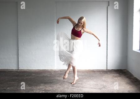 Tänzer üben im studio Stockfoto