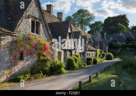 Arlington Row Cotswold Hütten, Bibury, Cotswolds, Gloucestershire, England, Vereinigtes Königreich, Europa Stockfoto