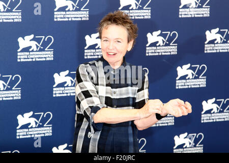 Venedig, Italien. 9. September 2015. Venedig, Italien. 09. Sep 2015. Amerikanischer Regisseur Laurie Anderson stellt bei einem Fototermin für den Film Herz eines Hundes während der 72th jährliche Internationale Filmfestspiele von Venedig am 9. September 2015 in Venedig © Andrea Spinelli/Alamy Live News Bildnachweis: Andrea Spinelli/Alamy Live News Stockfoto