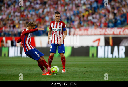 Spanien, Madrid: Atletico de Madrid Französisch weiterleiten Antoine Griezmann Partituren ein Ziel während der spanischen Liga 2015/16 Stockfoto