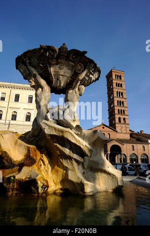 Italien, Rom, Springbrunnen der Tritone und Basilika di Santa Maria in Cosmedin Stockfoto