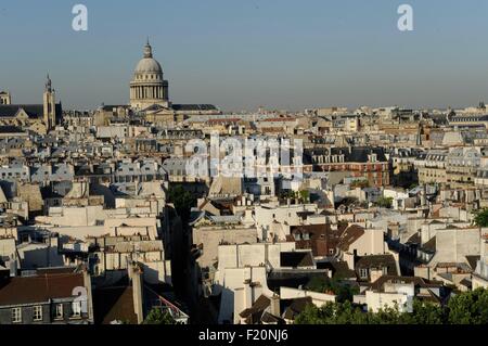 Frankreich, Paris, Panoramablick auf das Pantheon im Vordergrund la rue des Bernhardinerordens, die führt zu der Saint Nicolas du Chardonnet-Kirche und die von Saint Etienne du Mont (Luftbild) Stockfoto