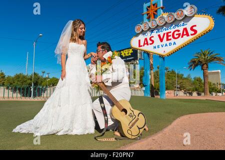 USA, Nevada, Las Vegas Strip unterzeichnen am Las Vegas Boulevard, mit Elvis Presley neu Mi Stockfoto