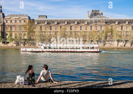 Frankreich, Paris, Ile De La Cite, die Dock-Gesicht-Uhr im Louvre Stockfoto