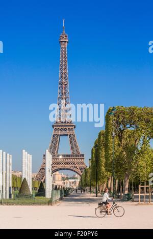 Frankreich, Paris, Bereich aufgeführt als Weltkulturerbe von der UNESCO, dem Champ de Mars, die Mauer des Friedens und der Eiffelturm Stockfoto