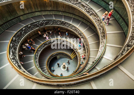 Wendeltreppe von Giuseppe Momo 1932 entworfen ist eine Doppelhelix Treppe Vatikan Museum Vatikanstadt Rom Italien EU Europa Stockfoto