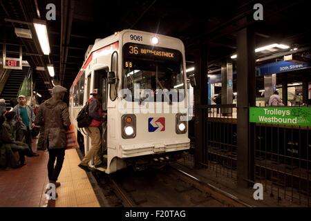 USA, Pennsylvania, Philadelphia, Trolley Station an der 30. Straße Stockfoto