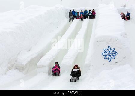 Kanada, Quebec Provinz, Outaouais, Gatineau, das Winterlude Winterevent rutscht in Jacques Cartier Park Stockfoto