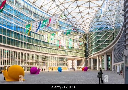 Italien, Lombardei, Mailand, Palazzo Lombardia, Piazza Citta di Lombardia Kabinett Architekten Pei Cobb Freed und Partner, Ausstellung Künstlergruppe Cracking Stockfoto