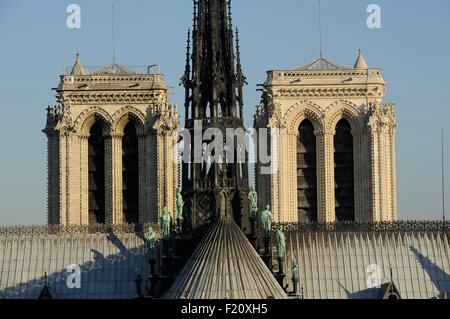 Frankreich, Paris, Notre Dame de Paris vom Krankenbett aus Square Jean XXIII, das Heiligtum besteht aus einem Halbkreis befindet sich im östlichsten Teil der Kathedrale, Bereich Weltkulturerbe von der UNESCO (Luftbild) Stockfoto