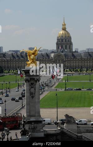 Frankreich, Paris, Les Invalides gesehen von der Brücke Alexandre III (Luftbild) Stockfoto