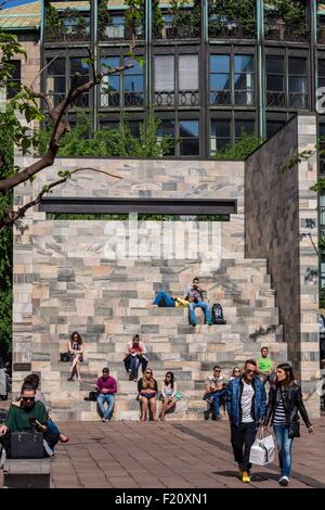 Italien, Lombardei, Mailand, Sandro Pertini via Manzoni Straße gewidmetes Denkmal Stockfoto