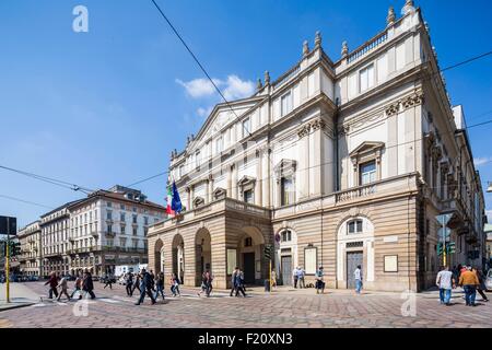 Italien, Lombardei, Mailand, Piazza della Scala zu platzieren, die Oper der Scala Stockfoto
