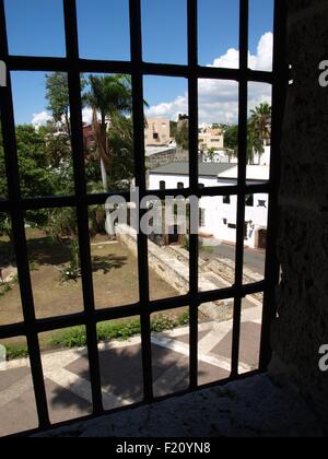 Ansicht der Zona Colonial von innerhalb der Alcazar de Colon. Stockfoto