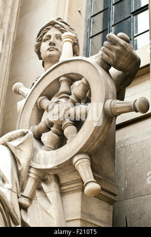 Statue außerhalb der Port of London Authority, Trinity Square, LondonEngland Great Britain Stockfoto