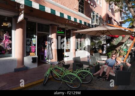 USA, Florida, Miami Beach, South Beach, Outdoor cafΘ im Espanola way Stockfoto