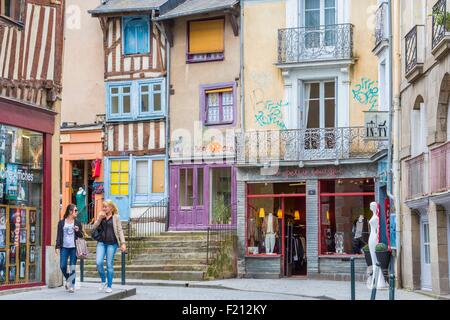 Frankreich, Ille et Vilaine, Rennes, Penhouδt Straße an der Hausnummer 10 mit das kleinste Haus der Stadt (18. Jahrhundert) Stockfoto