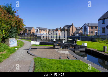 Entwicklung neuer Build neben Stourbridge Canal, Wordsley, West Midlands, England, UK Stockfoto