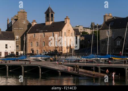 Großbritannien, Schottland, Shetland-Inseln, Hauptstadt Lerwick, Hafen in der Innenstadt von Stockfoto