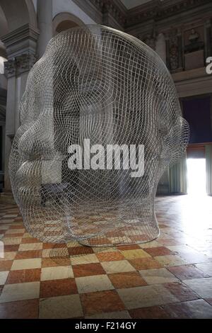 Italien, Venedig, Kunstausstellungen während der Biennale 2015 gemeinsam in San Georgio Maggiore Basilika, Skulpturen des Künstlers Jaume Plensa Stockfoto