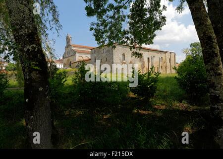 Frankreich, Charente, Ronsenac, Pfarrkirche St. Johannes der Täufer und Johannes der Täufer-Priorat Stockfoto