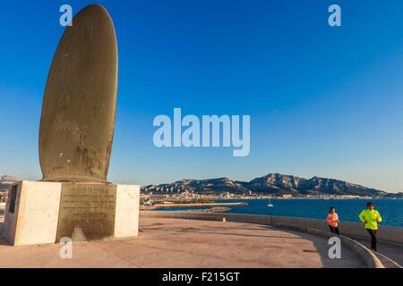 Der Corniche Kennedy, Caesar Propeller im Tribut zum nordafrikanischen Flüchtlingen, Marseille, Bouches-du-Rhône, Frankreich Stockfoto