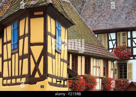 Frankreich, Haut-Rhin, Route des Vins d ' Alsace, gekennzeichnet Eguisheim, Les Plus Beaux Dörfer de France (schönste Dörfer Frankreichs), Cour Unterlinden, Fassade des Weinkellers Joseph Freudenreich Stockfoto