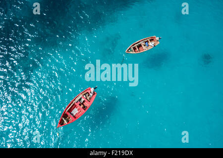 Traditionelles Fischerboot in Santa Maria auf der Insel Sal auf den Kapverden - Cabo Verde Stockfoto