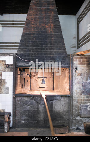 Mexiko, Santa Rosalia. Panaderia El Boleo. Bild der großen Ofen. Stockfoto