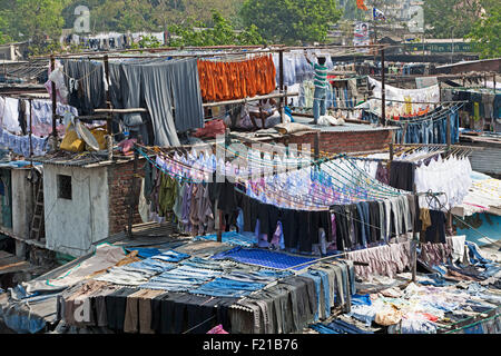 Indien, Maharashtra, Mumbai, waschen, trocknen in der Mittagssonne, Dhobi Ghat, Mahalaxmi hängen. Stockfoto