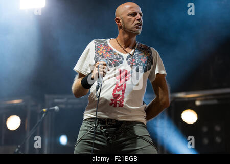 Moncalieri, Italien. 09. Sep 2015. Die italienische Band "Negrita" tritt beim "Star Free Music Festival" in Moncalieri (Turin), ein Konzert, das die Band die Fans am Ende ihrer italienischen Tour geben wollte. © Andrea Kätzchen/Pacific Press/Alamy Live-Nachrichten Stockfoto