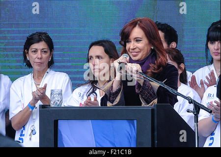 Buenos Aires, Argentinien. 9. Sep, 2015. Argentiniens Präsidentin Crisina Fernandez (vorne) hält eine Rede bei der Einweihung des ein Krankenhaus Intensivstation in Jose C. Paz Vorort, Provinz Buenos Aires, Argentinien am 9. September 2015. Bildnachweis: Paula Ribas/TELAM/Xinhua/Alamy Live-Nachrichten Stockfoto