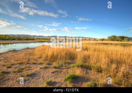 Lebendige Sonnenuntergang über den Missouri Headwaters State Park in drei Gabeln Montana. Stockfoto