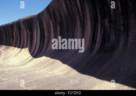 Wave Rock (auch bekannt als Hyden Rock) 296 km Ost Süd östlich von Perth, Western Australia Stockfoto