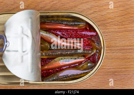 Angelgeräte Swimbait verschiedene Farben im Freien können auf Holz Hintergrund Stockfoto