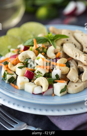 Huhn und Cashew Salat mit Jicama und Jalapeño-dressing Stockfoto