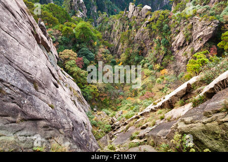 Luftaufnahme von Xihai Grand Canyon im Herbst, Westseite des gelben Berg, Huang Shan, Provinz Anhui, China, Asien Stockfoto