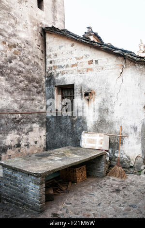 Alten, gemauerten Fassade und Kopfsteinpflaster, Hongcun Dorf, Provinz Anhui, China, Asien Stockfoto