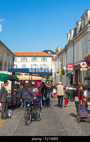 Stadtzentrum Fußgängerzone, Saint Jean d'Angély, Charente Maritime, Frankreich Stockfoto