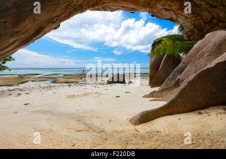 Sandstrand auf der Insel La Digue, Seychellen. Stockfoto