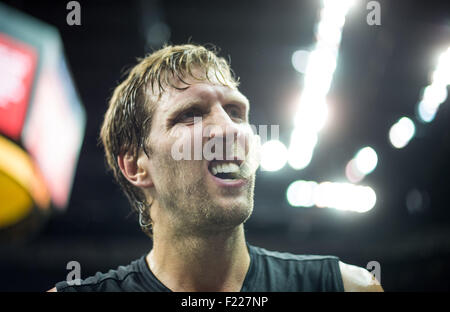 Berlin, Deutschland. 09. Sep 2015. Deutschlands Dirk Nowitzki reagiert während der FIBA EuroBasket 2015 Gruppe B Spiel Italien gegen Deutschland in Berlin, Deutschland, 9. September 2015. Foto: Lukas Schulze/Dpa/Alamy Live News Stockfoto