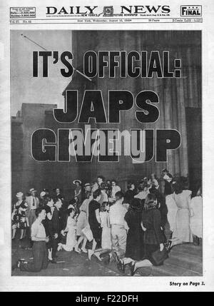 1945 ist daily News (New York) Titelseite Berichterstattung Weltkrieg vorbei am VJ-Tag Stockfoto