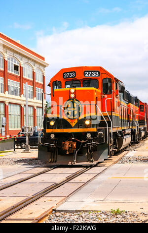 Loco Orange der BNSF (Burlington North Santa Fe) Eisenbahn in Fargo N.Dakota Stockfoto