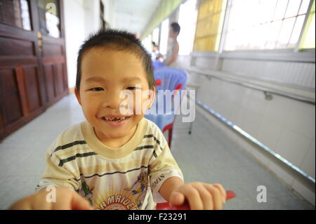 Friedensdorf Ward im Tu Du Hospital in Ho-Chi-Minh-Stadt, Vietnam ist ein Zuhause für das Überleben der Kinder, die Opfer von Agent Orange. Stockfoto